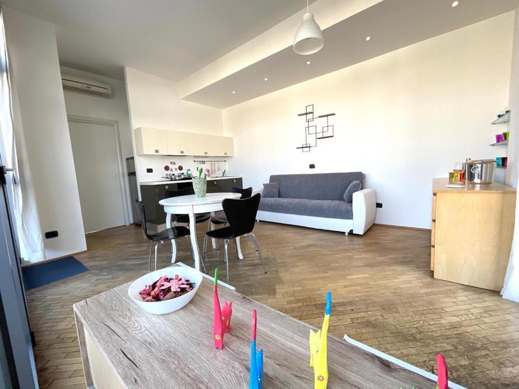 In Navigli District With Wonderful Terrace Apartment Mailand
